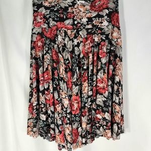 Designer Black with Multicolored Floral Print Elastic Waist Skort Size Medium